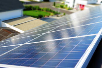Solarmodul auf einem Dach